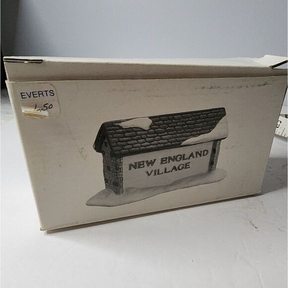 Department 56 New England Village Town Marquee Sign Heritage Village Collection  - Picture 5 of 7